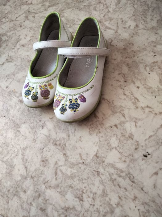 обувь для девочки лет4,5 по 1000