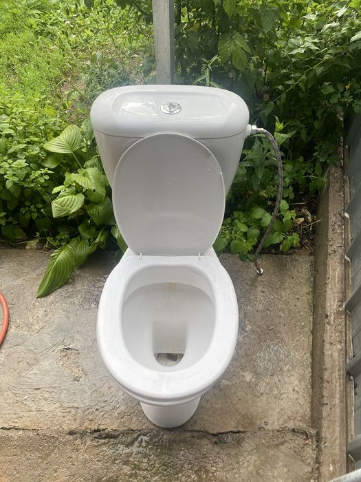 Продам унитаз в сборе