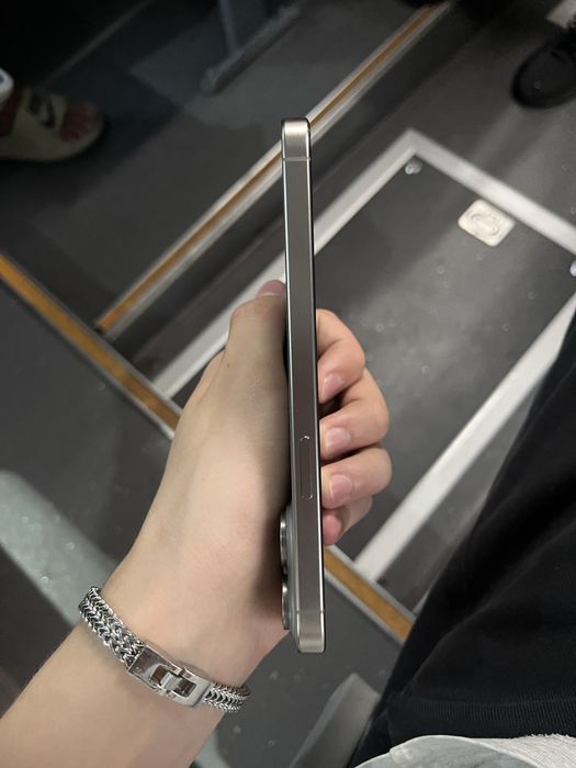 Продам Iphone 15 Pro Max 256gb
