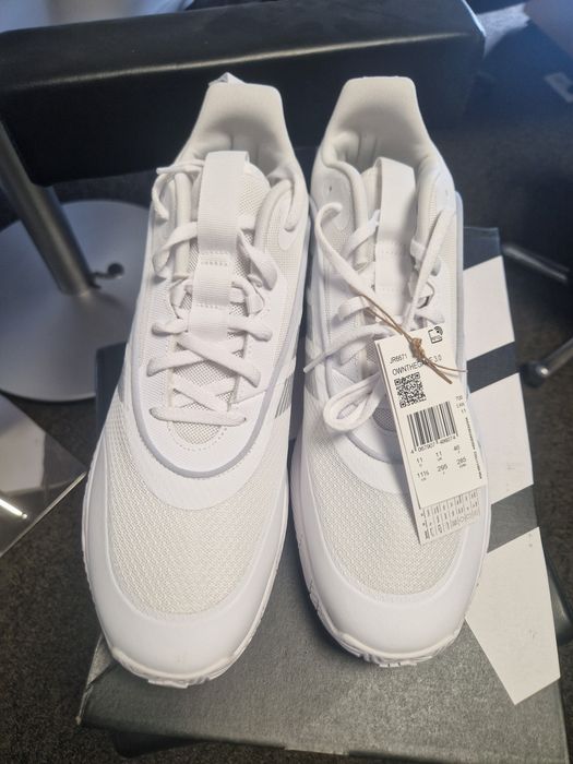 Vand lot de 10 buc,gheata Adidas, noi cu eticheta nr 46