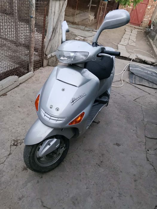 Продавам  скутер