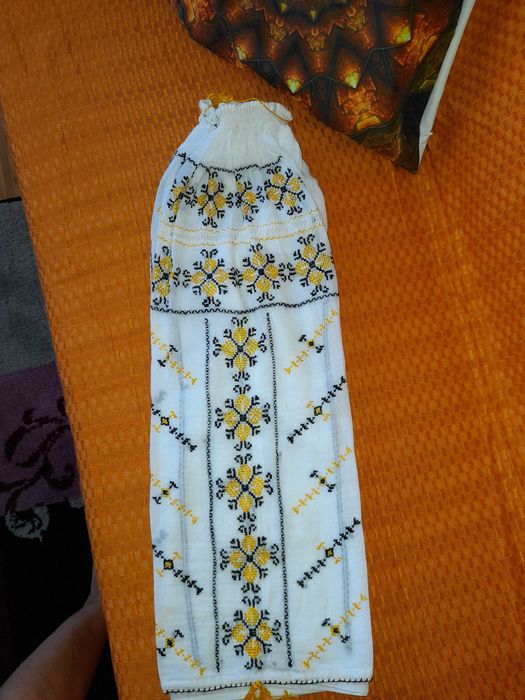 Ie Traditional Romaneasca