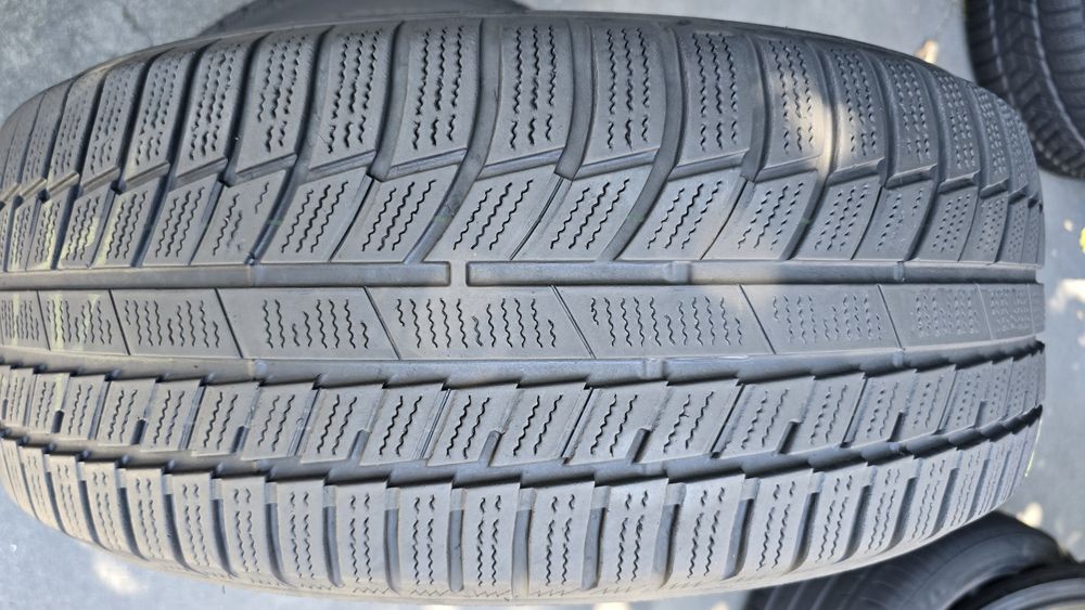 4 anvelope iarnă Toyo 235/55/18 dot 2023