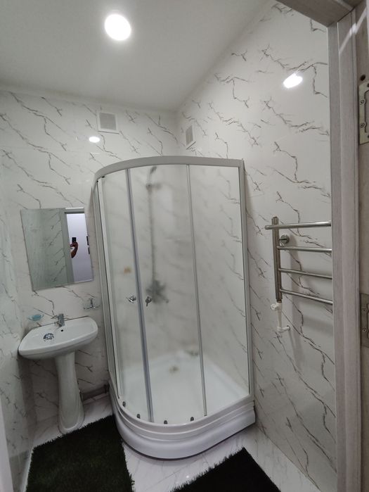 Сдам квартиру 16/4, 3 комнаты, мелирована с условиями.