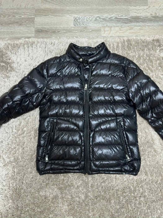 Яке Moncler L размер