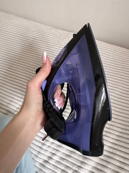 Продаю компактный утюг