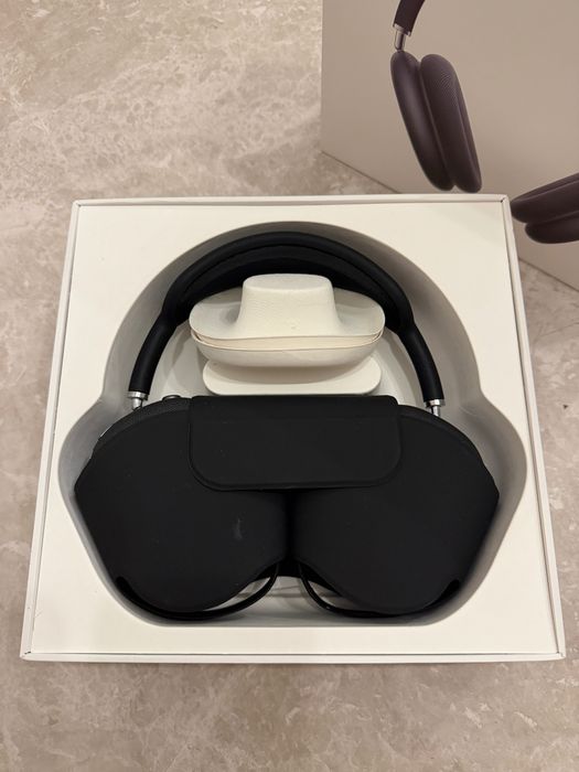 Apple AirPods Max — Black