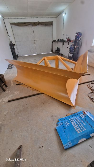 Угольник,клин на трактор