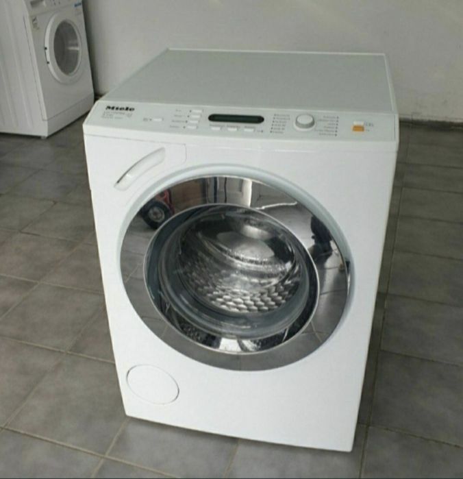 LICHIDARE DE STOC.  Masina de spalat Miele  import Germania.  Wcb 12644.