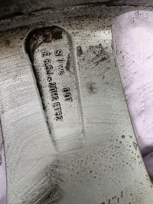 Продавам 2 бр. оригинални джанти Mercedes-Benz AMG