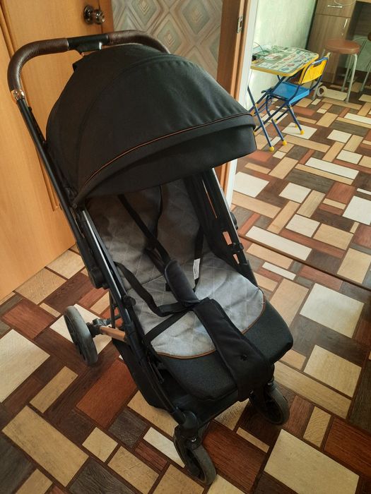 Продам детскую коляску
