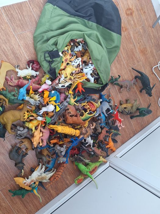 Dinozauri animale salbatice domestice
