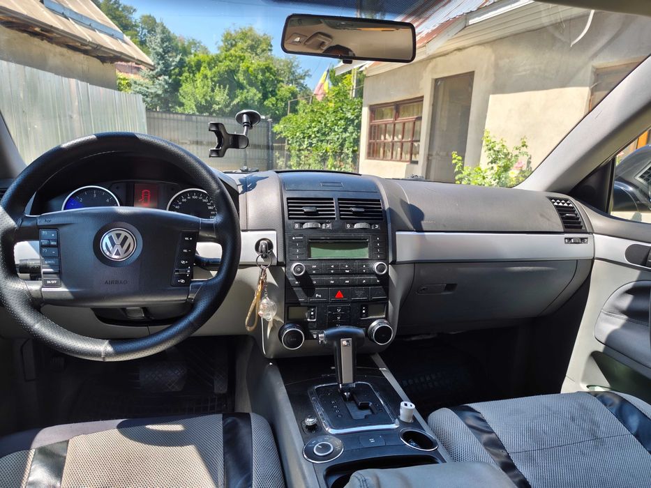 Vând Vw Touareg V6 3.0TDI