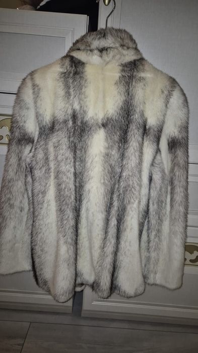 Продаётся норковая шуба