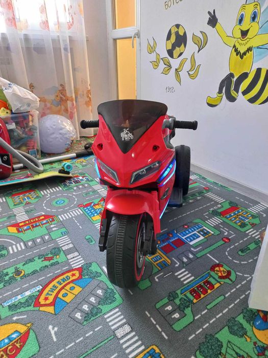 Детски мотор с акумулаторна батерия