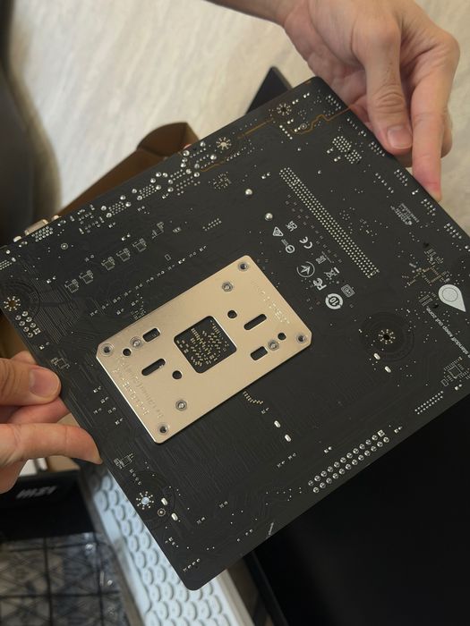 Продам материнскую плату MSI PRO B650M-B