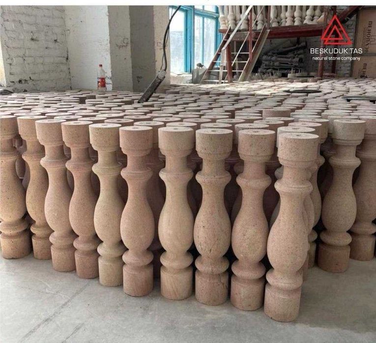 Камень и балясины от производителя