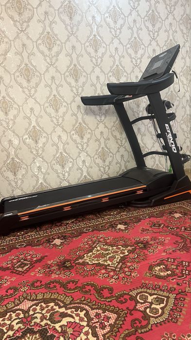 Продам мощную беговую дорожку