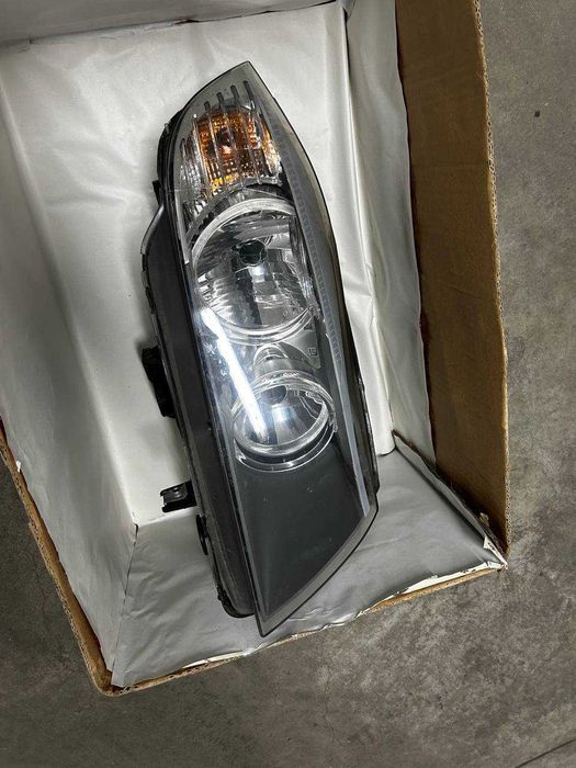 BMW E90 десен халогенен фар – оригинал, здрав, всичко работи