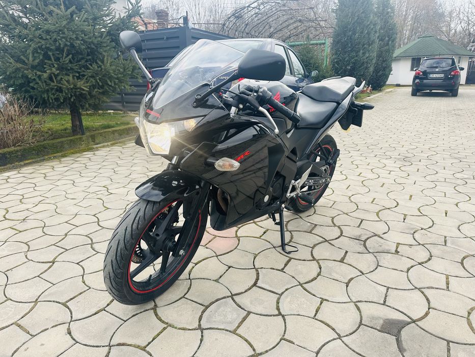 Honda cbr 125 a1 16 ani