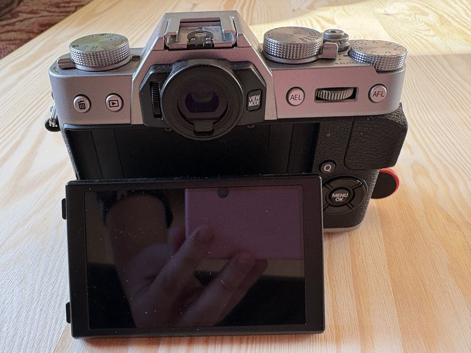 Продавам Fujifilm X-T20 + TTArtisan 25mm f/2 + аксесоари