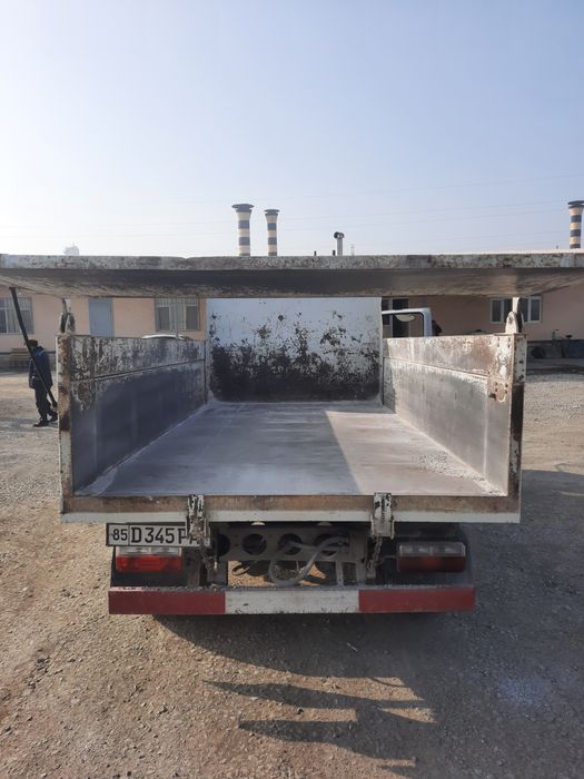 Сомасвал dongfeng сотилади. Юк машина 2020 йил 70 000 юрган.