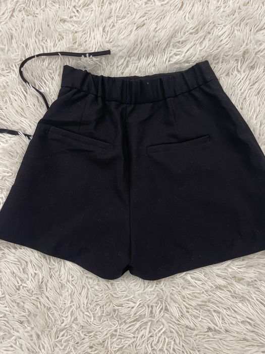 Дамска пола панталон Bershka, размер xs