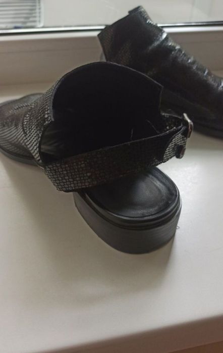 Молодежные кожаные тяги