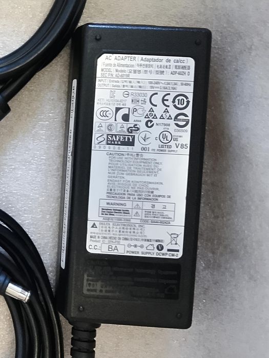 Зарядное устройства для ноутбука 19V - 3.16A.