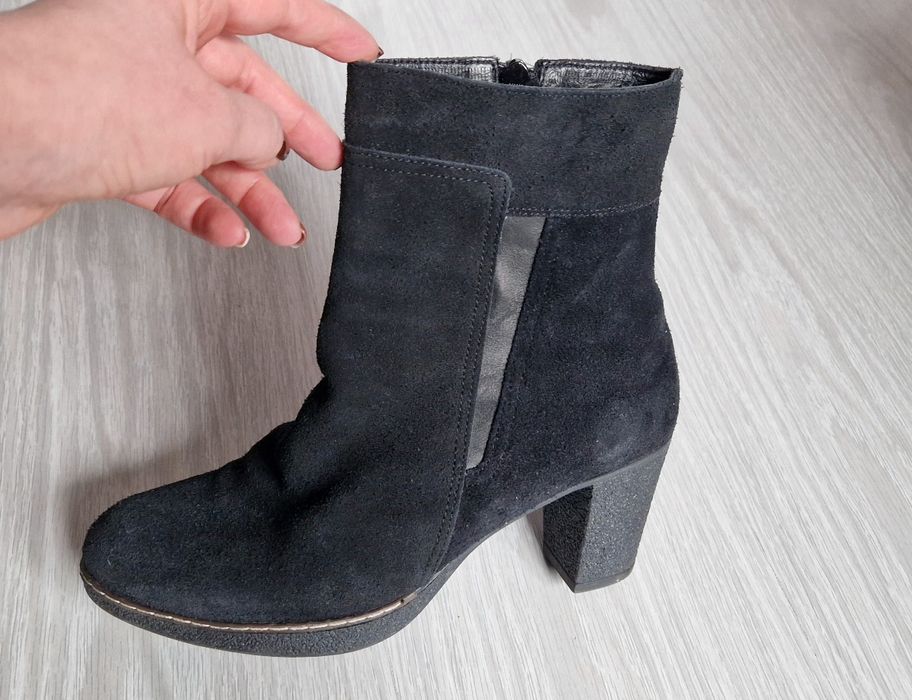Дамски велурени боти