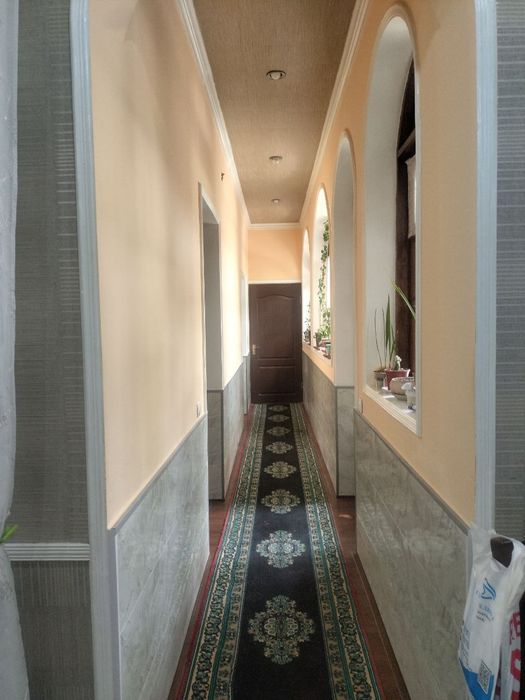 Травматология.Вдоль дороги продаётся дом.