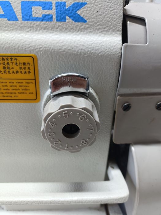 De vânzare masina de cusut Jack model 6380