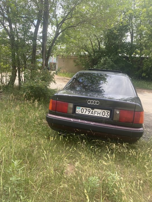Продам машину ауди 100