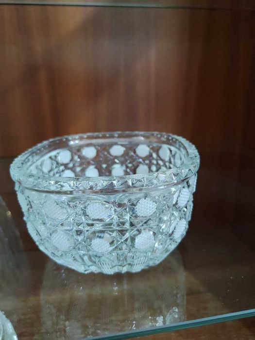 Хрустальные вазы , новые , произв-ль завод Миконд Ташкент и импорт.