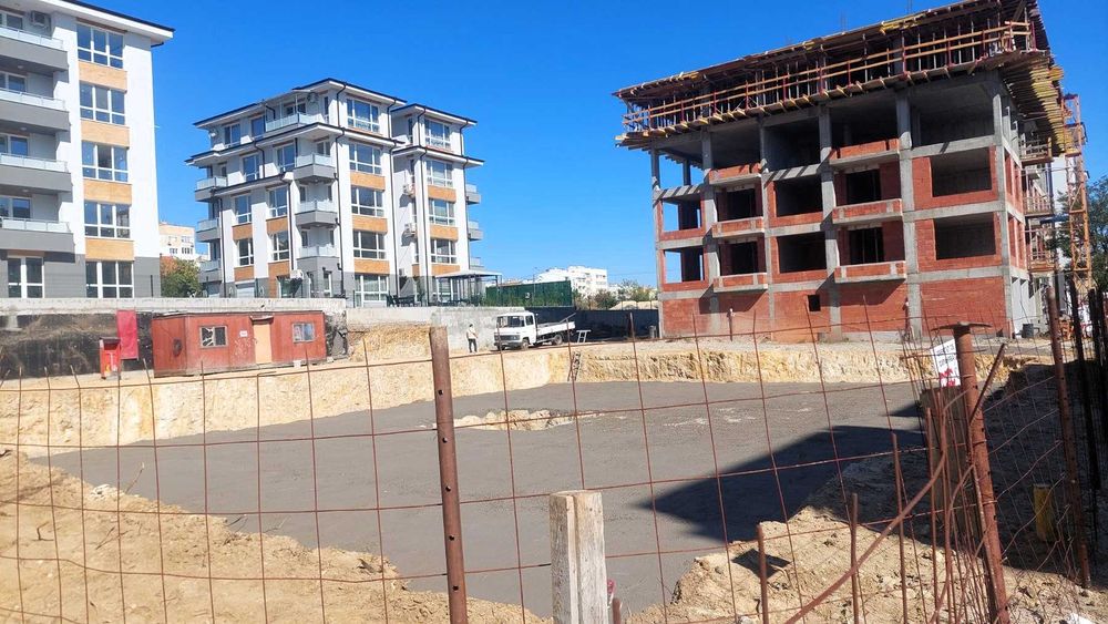 Продава се Тристаен апартамент в Стара Загора, Железник - център - 99 кв.м за 718 €/кв.м - Снимка #1