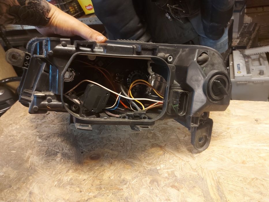 Оригинален Фар за Ауди А6 4F 2005- 2011г