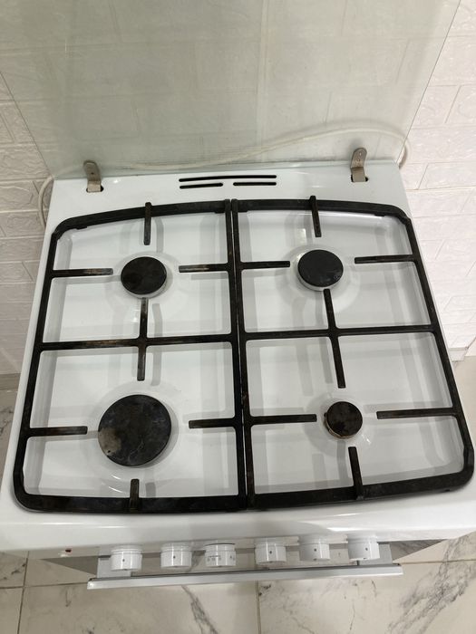 Продам газ плиту Hansa