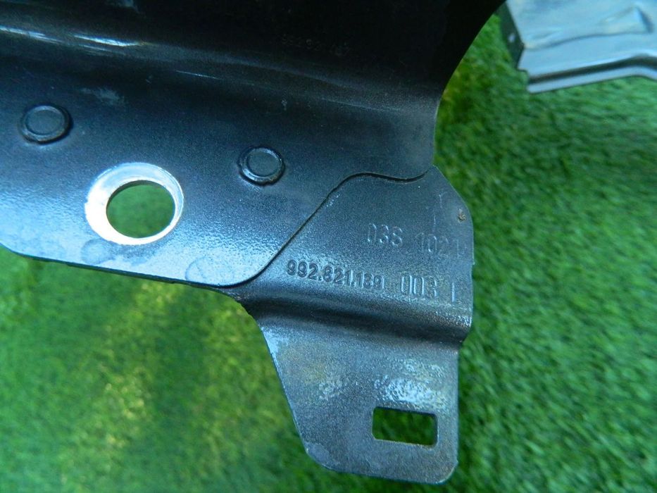Aripa stanga fata PORSCHE 911 992 cod 992821139