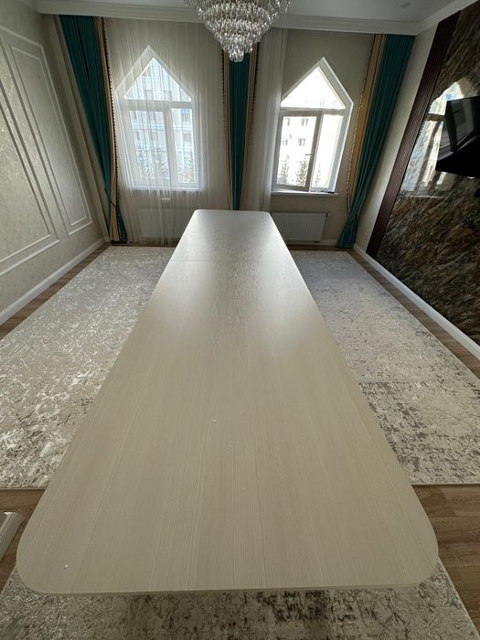 Продам стол без стульев