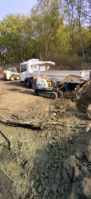 Услуги с малък багер