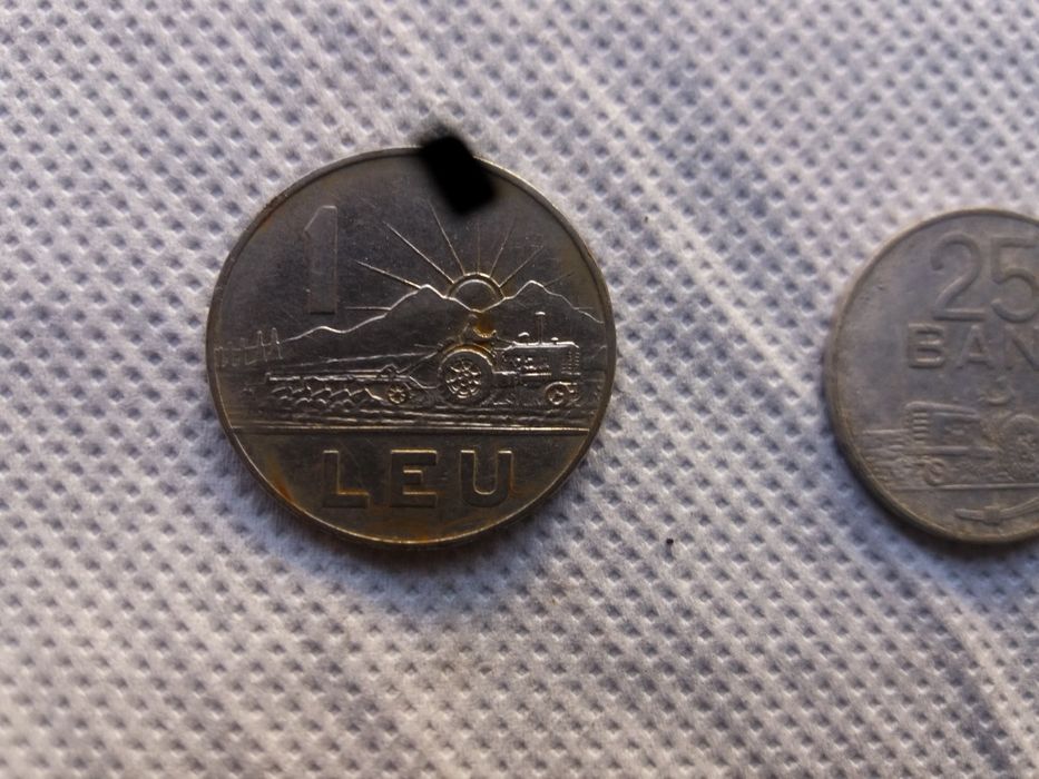 Vand bancnote vechi de colecție..o curea de pionier SI CASCHETA MINER