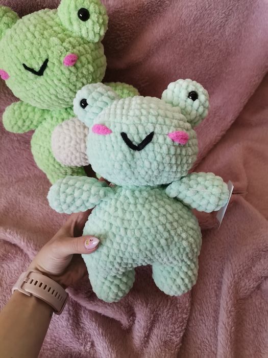 Ръчно плетена жабка