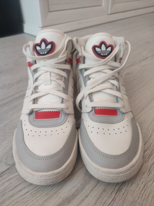 Високи кецове Adidas!