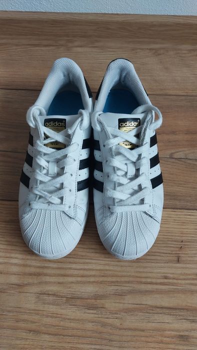 Adidas superstar de vânzare