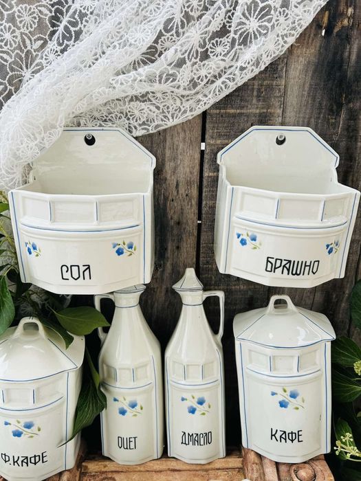 Порцеланови буркани за подправки
