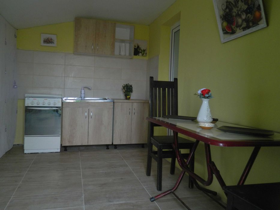 Casa langa primaria Probota