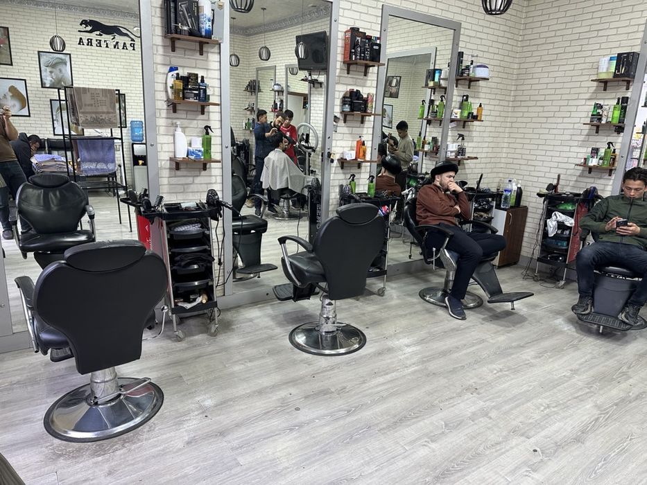 Sartaroshlar uchun kreslo sotiladi