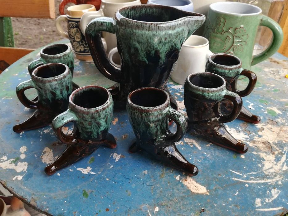 Рядък български глинен сервиз