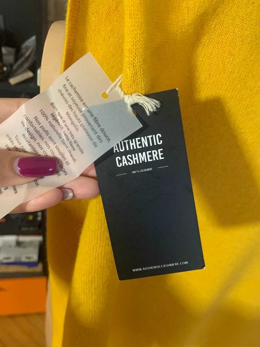 Дамско кашмирено поло без ръкави  Authentic Cashmere, с етикет