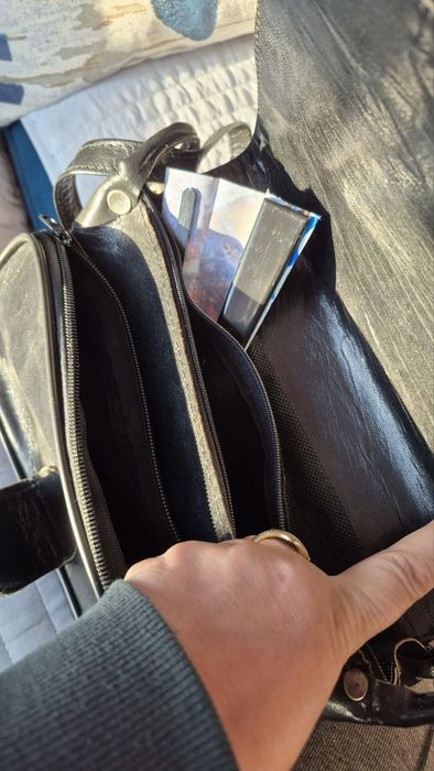 Дамска чанта от камилска кожа